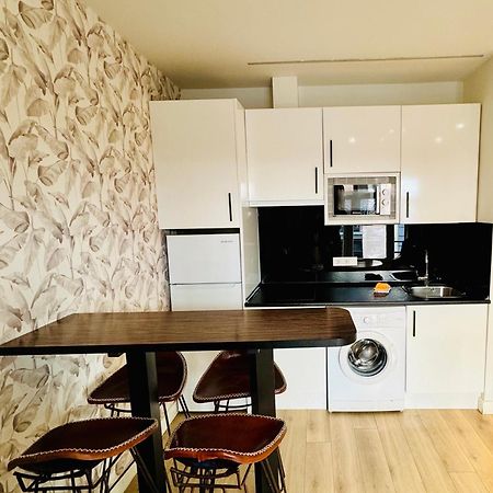Apartamentos Apolo Madrid Eksteriør billede