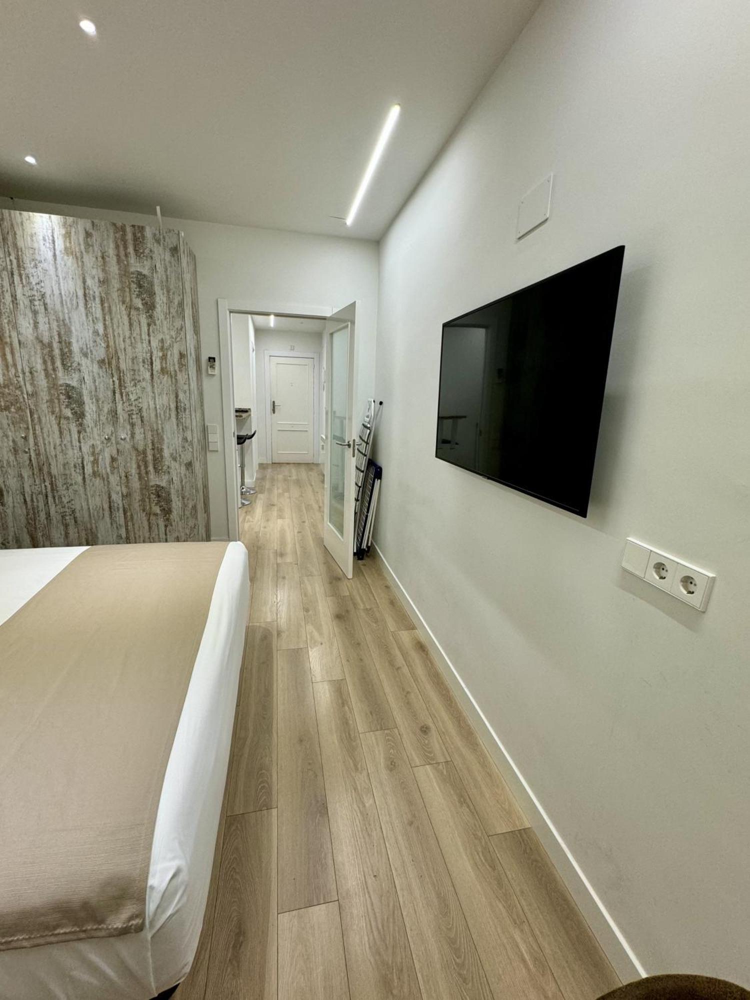 Apartamentos Apolo Madrid Eksteriør billede