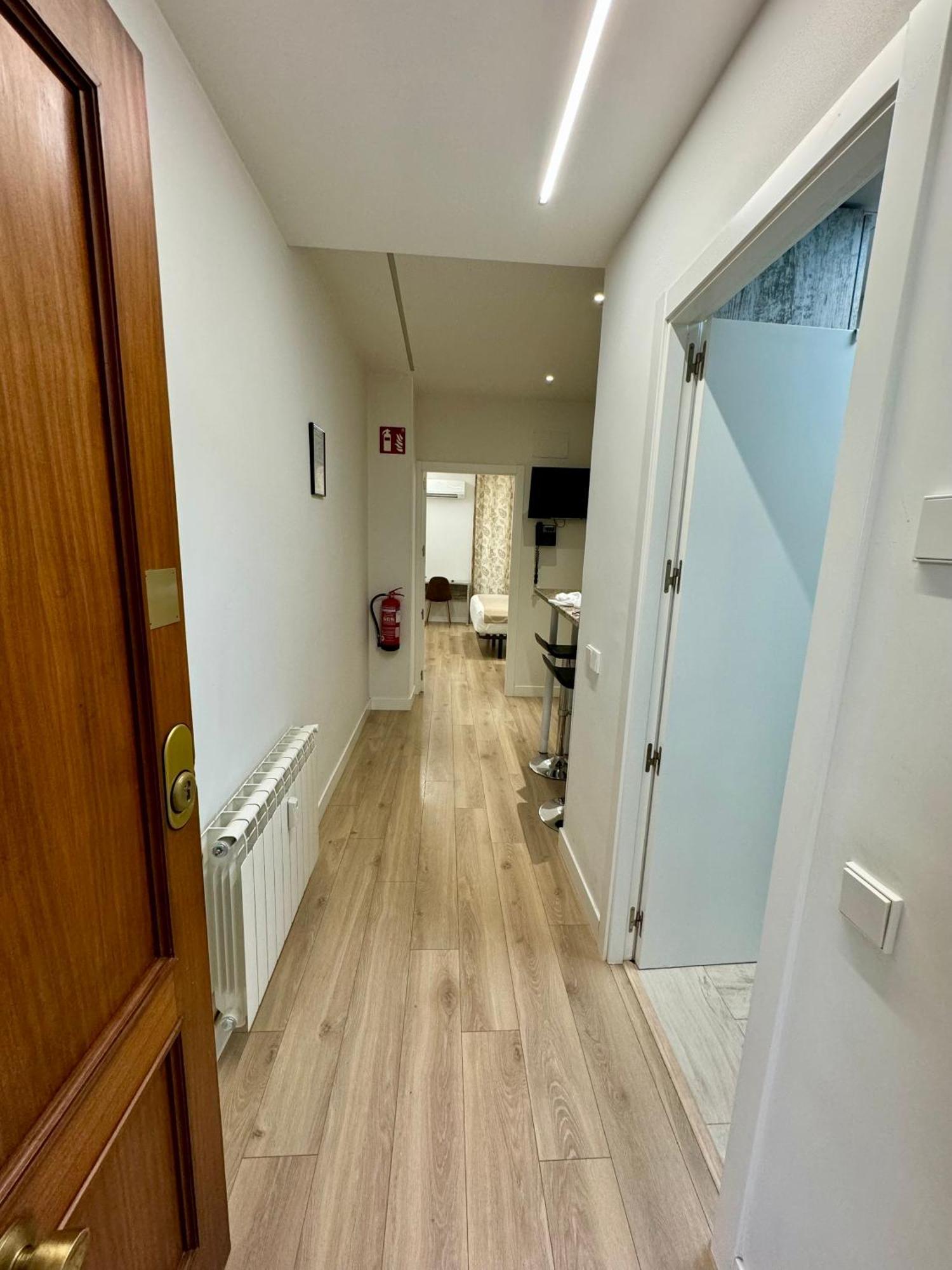 Apartamentos Apolo Madrid Eksteriør billede
