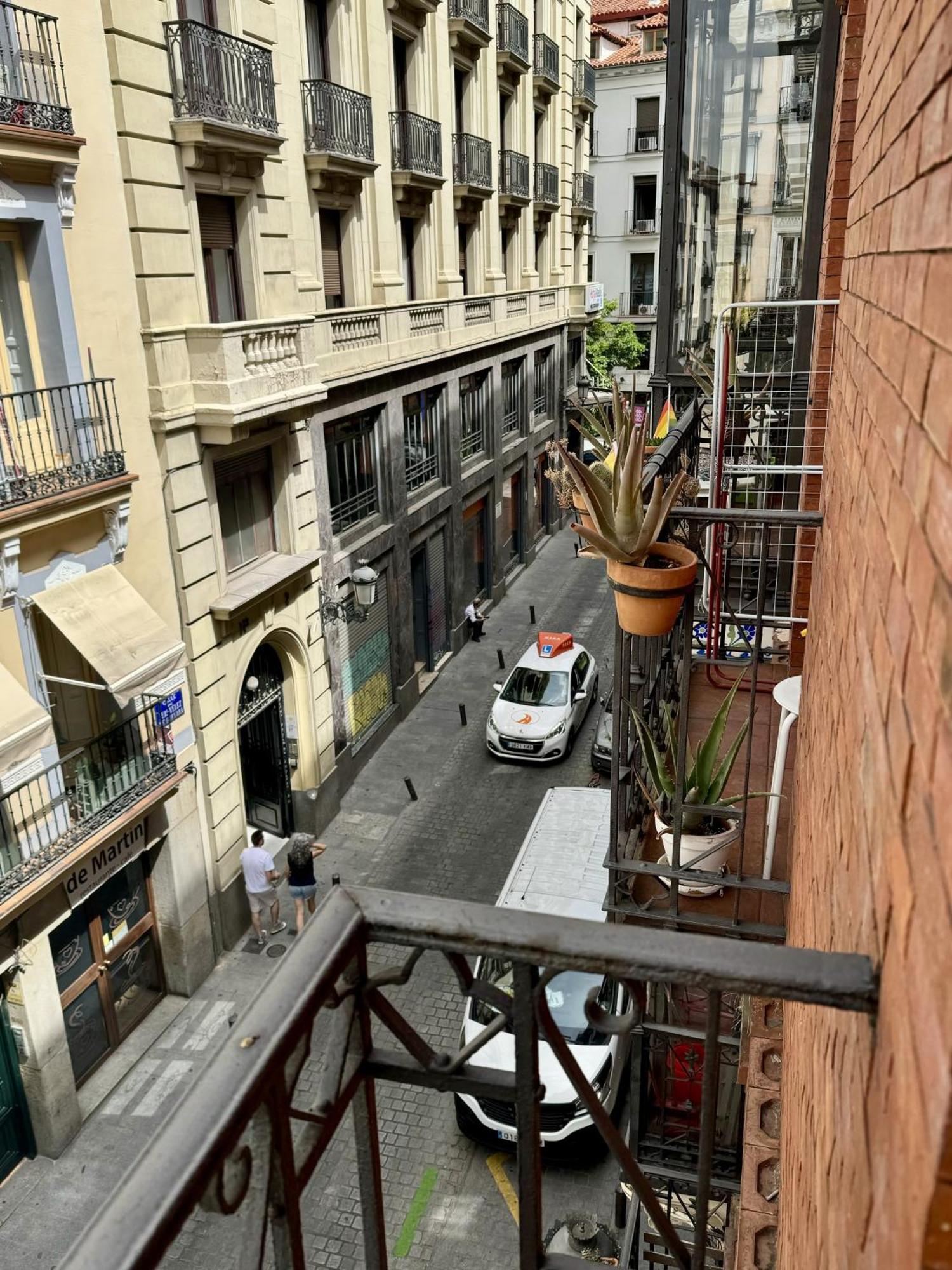 Apartamentos Apolo Madrid Eksteriør billede