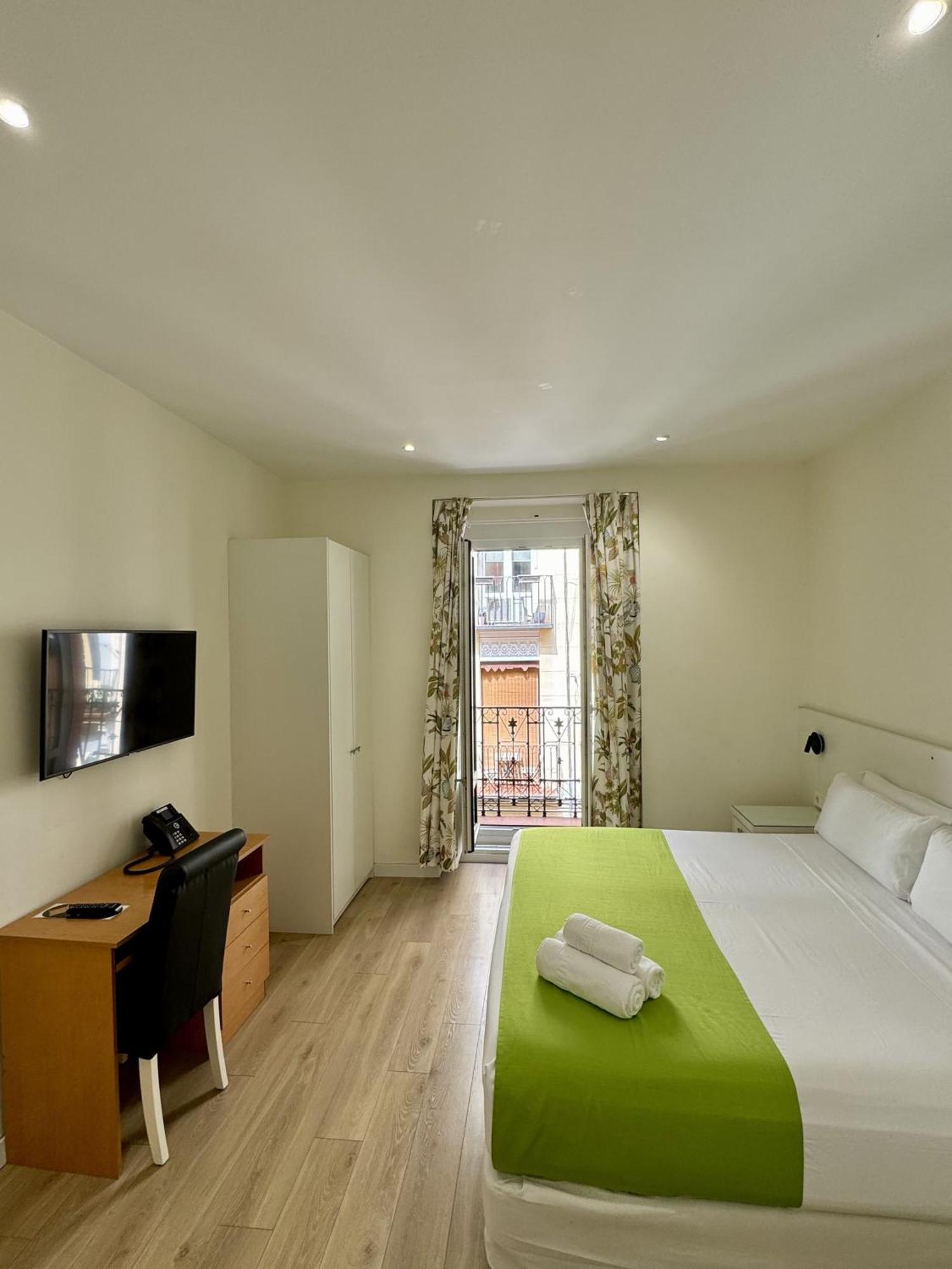 Apartamentos Apolo Madrid Eksteriør billede