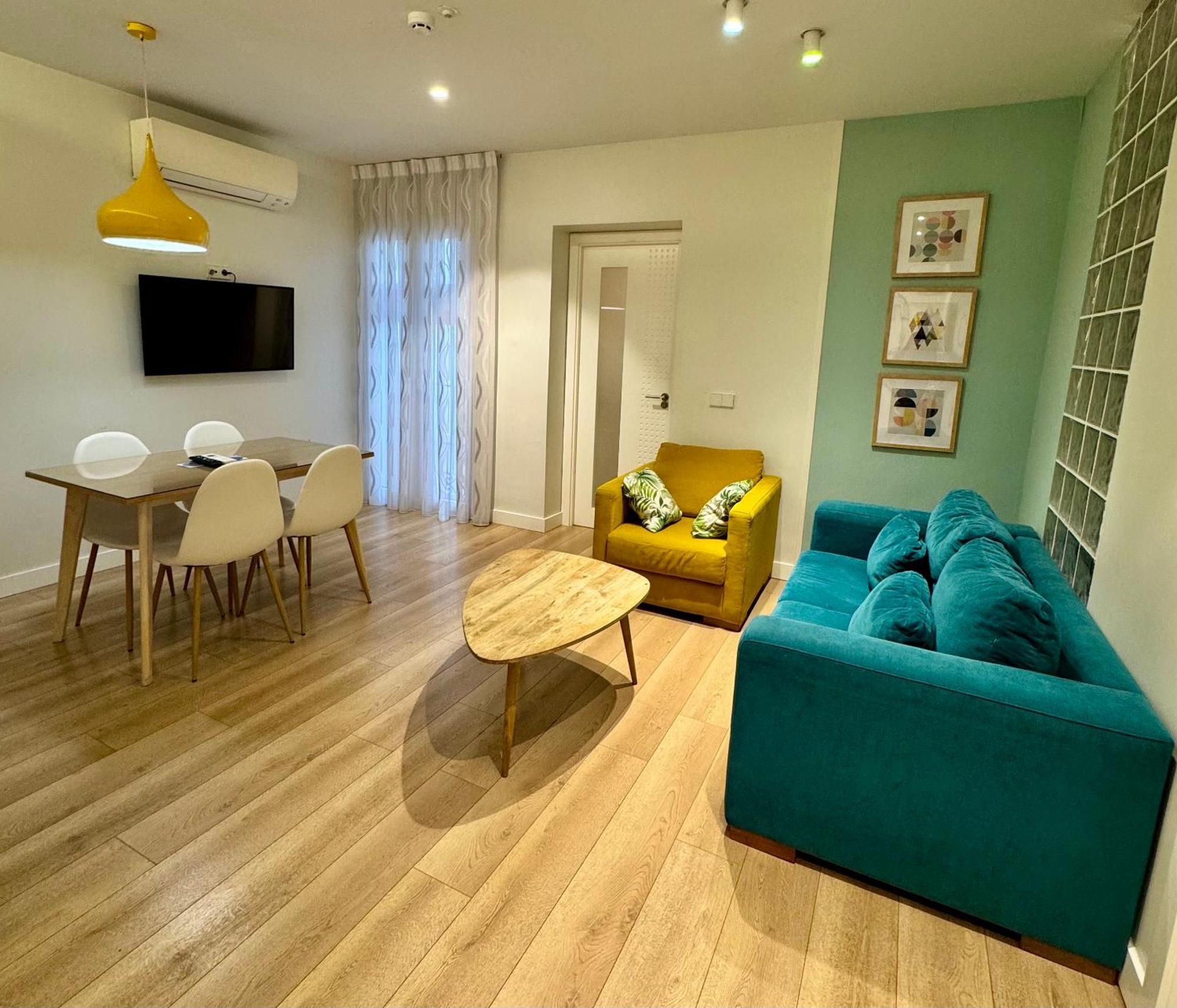 Apartamentos Apolo Madrid Eksteriør billede