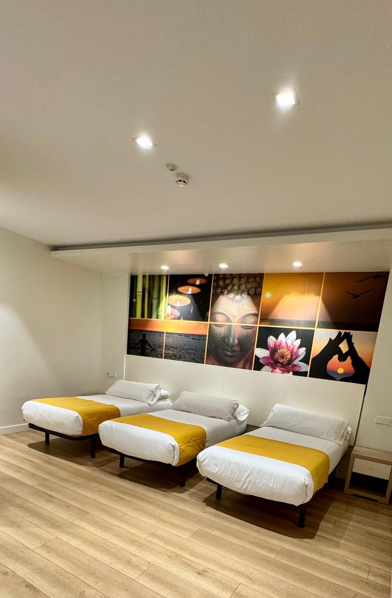 Apartamentos Apolo Madrid Eksteriør billede