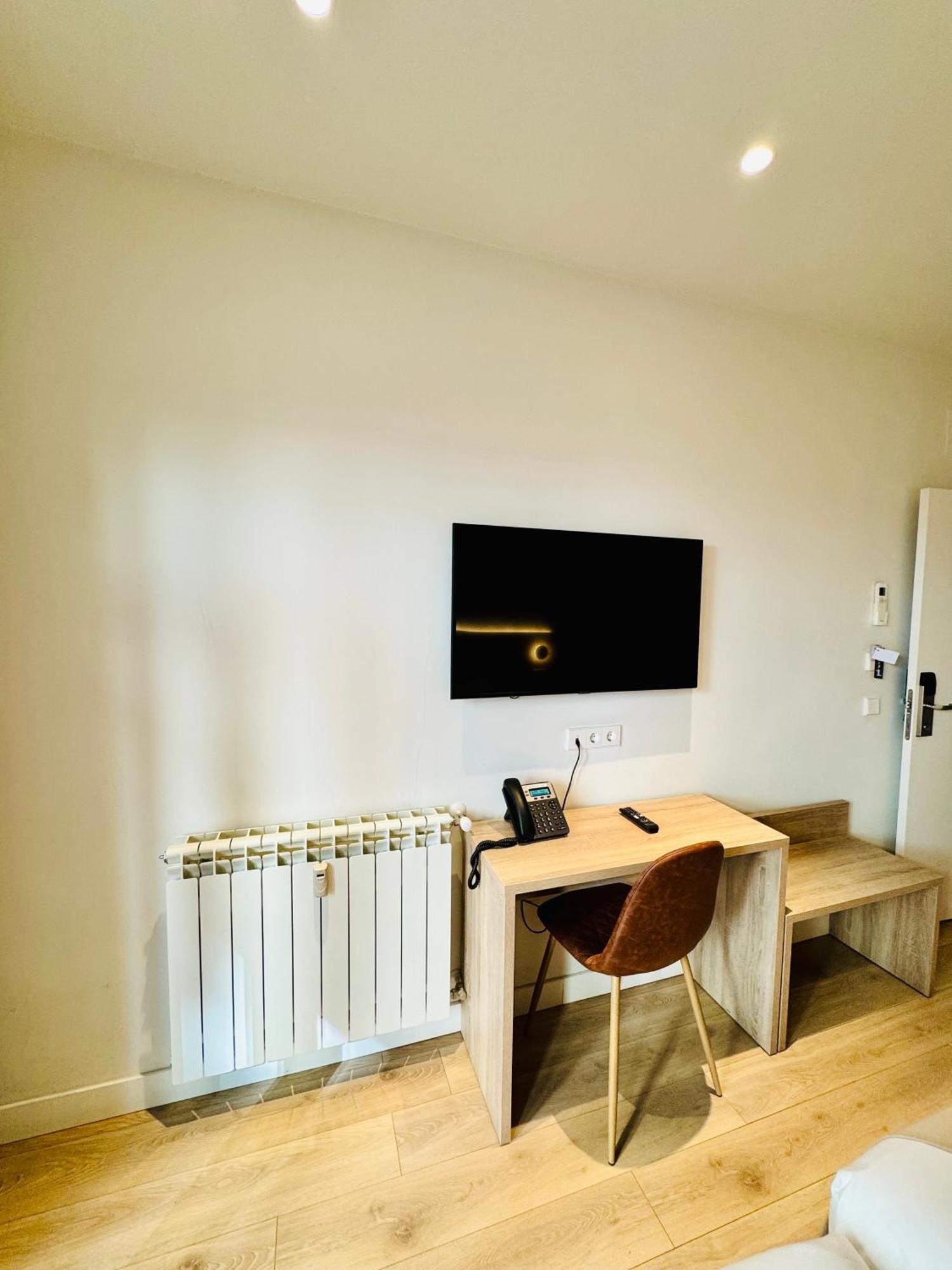 Apartamentos Apolo Madrid Eksteriør billede