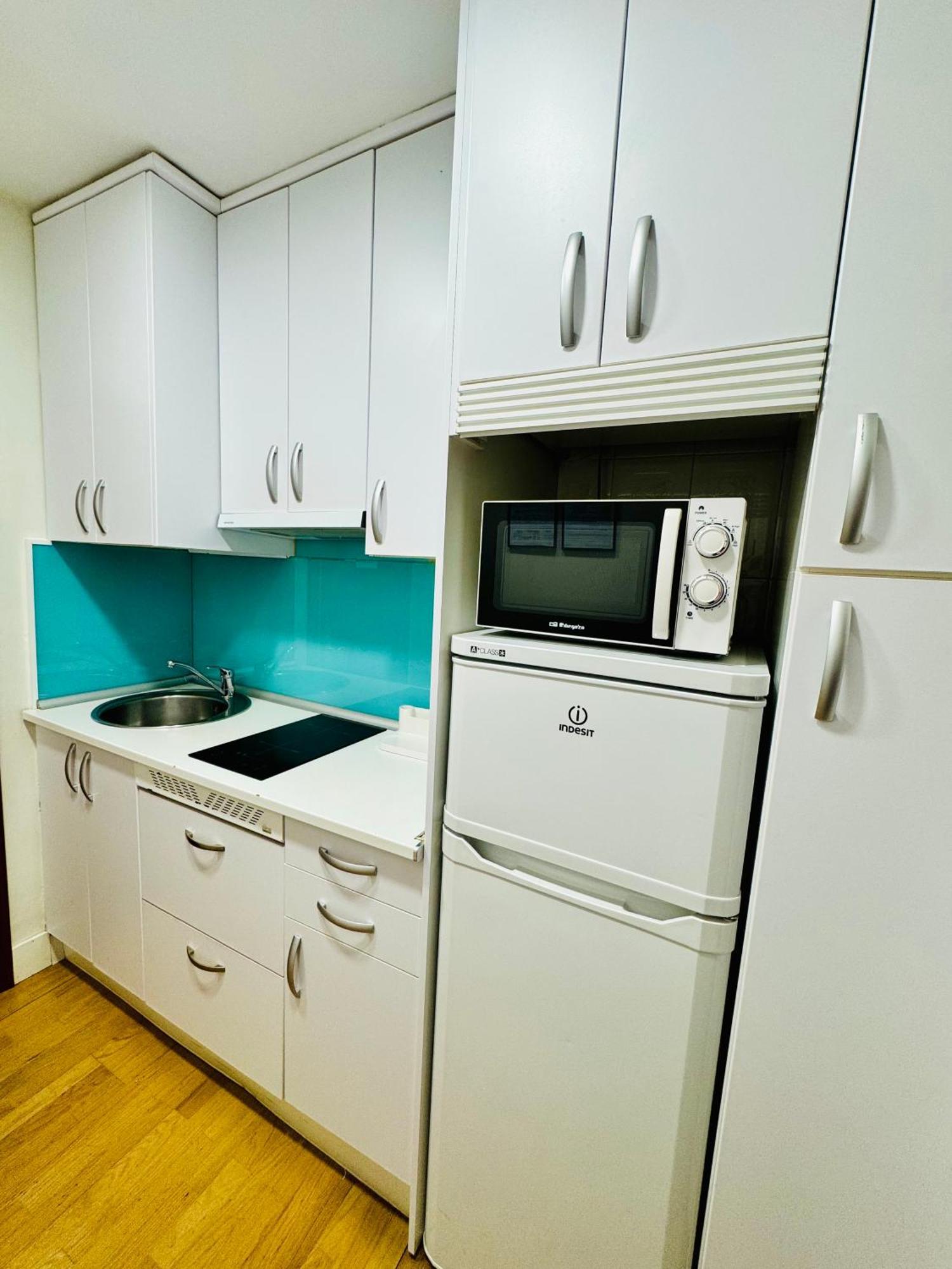 Apartamentos Apolo Madrid Eksteriør billede
