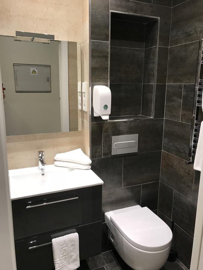 Apartamentos Apolo Madrid Eksteriør billede
