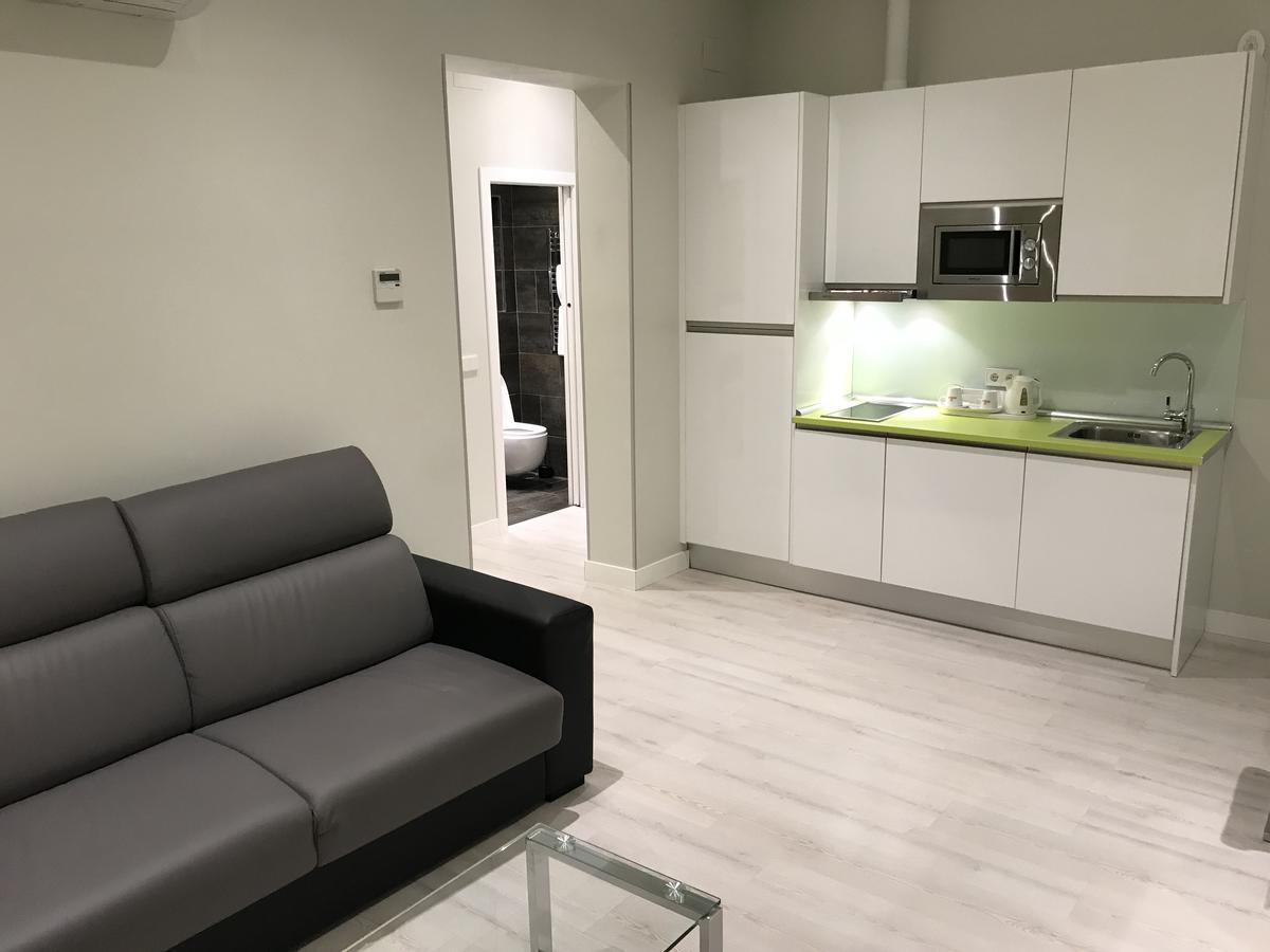 Apartamentos Apolo Madrid Eksteriør billede