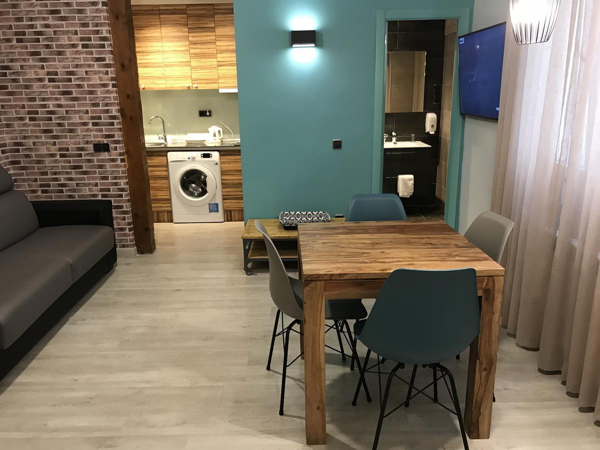 Apartamentos Apolo Madrid Eksteriør billede
