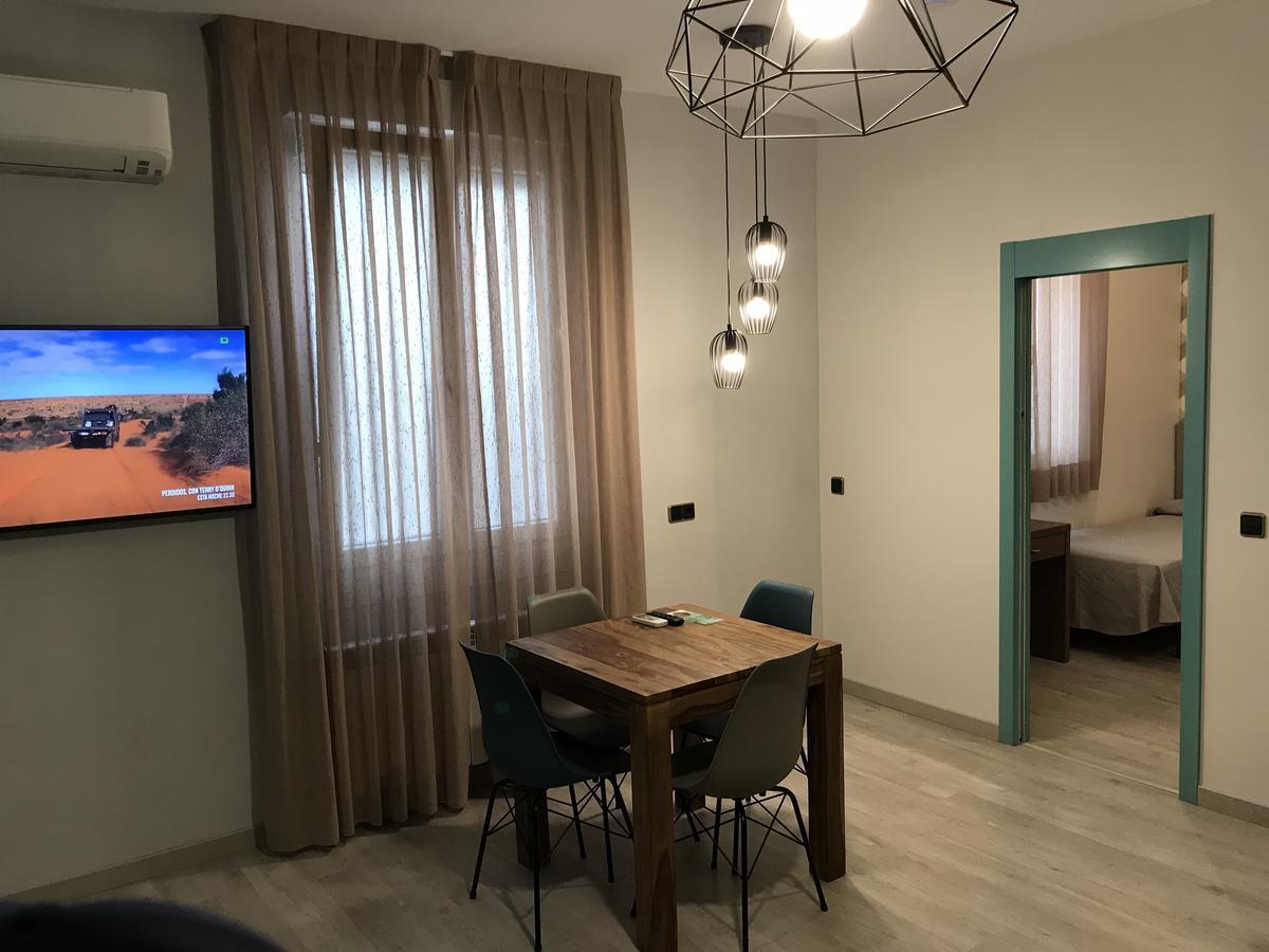 Apartamentos Apolo Madrid Eksteriør billede