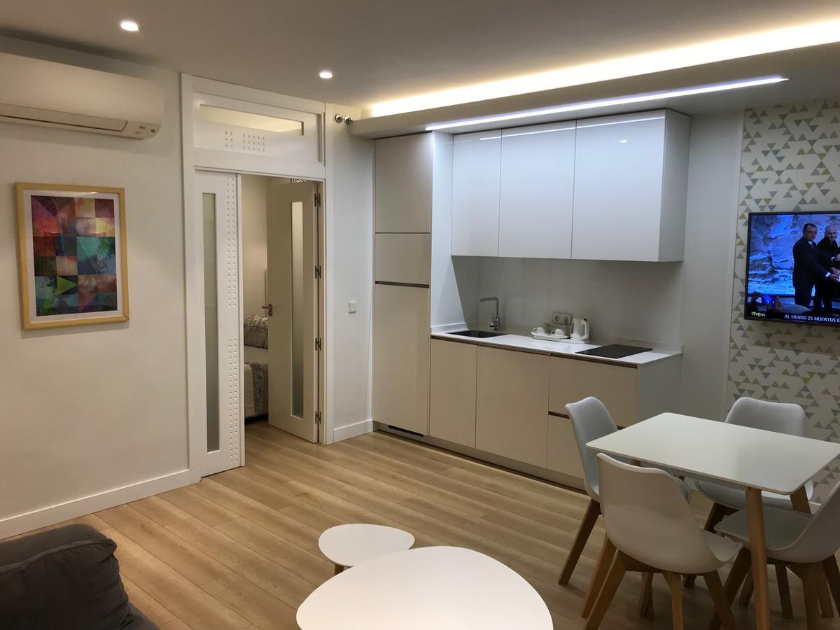 Apartamentos Apolo Madrid Eksteriør billede