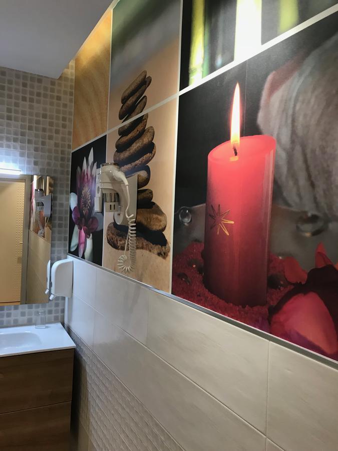 Apartamentos Apolo Madrid Eksteriør billede
